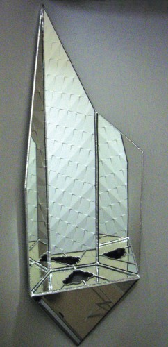 dann in ein mal eben gelötetes spiegel-gehäuse einbauen und