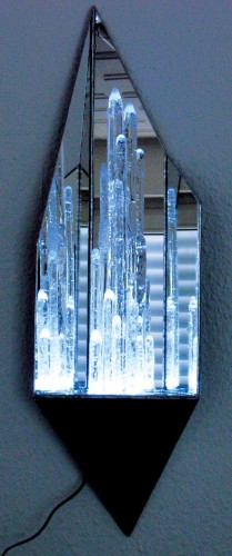 die wachsenden eiszapfen, können auch nach unten aufgehängt werden.