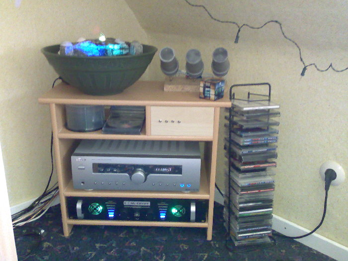 Tisch mit Anlage.jpg