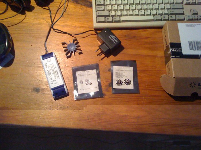 meine erste Bestellung bei Lumi<br />KSQ 700mA, Sternkühlkörper, Suflus, 12V Netzteil, K2 Warmweiß