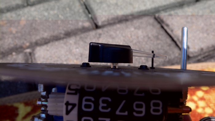 Seitenprofil der Nadel wegen Lichtleiter