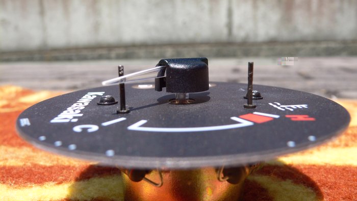 Lichtleiter relativ weit oben, geht aber nicht tiefer wie man sieht