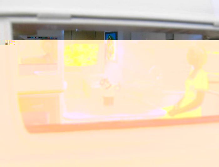 Durch das Fenster fotografiert. Es fehlen noch teilweise die Scheiben, aber sonst kann man nicht fotografieren.