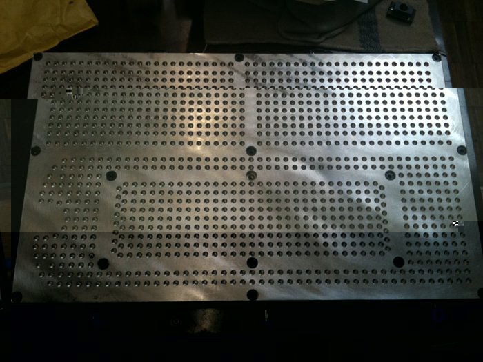 Vakuumtisch Deckplatte mit ca. 1050 Bohrungen von D6 auf D1