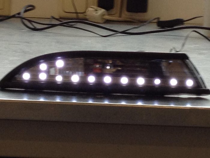 Plastikgehäuse + Metallschiene!