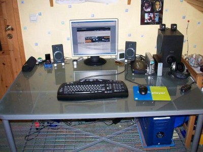 schreibtischml.JPG (61.82 KiB) 20062 mal betrachtet mit licht